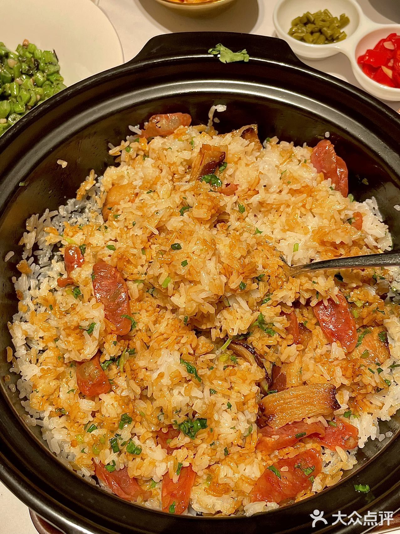 ️他们家的港式茶店，虾饺，肠粉之类的都是地道又好吃！