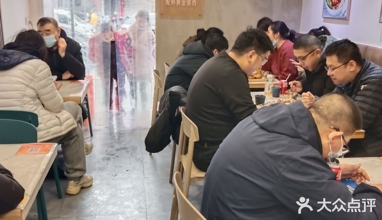 大家都爱吃的海鲜拌面