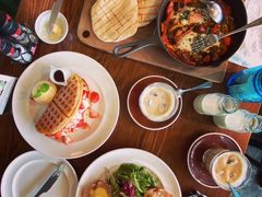 -ROAST coffee & eatery