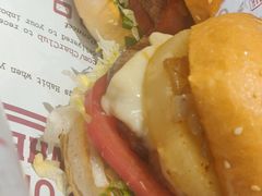 -The Habit Burger Grill 哈比特汉堡(爱琴海店)