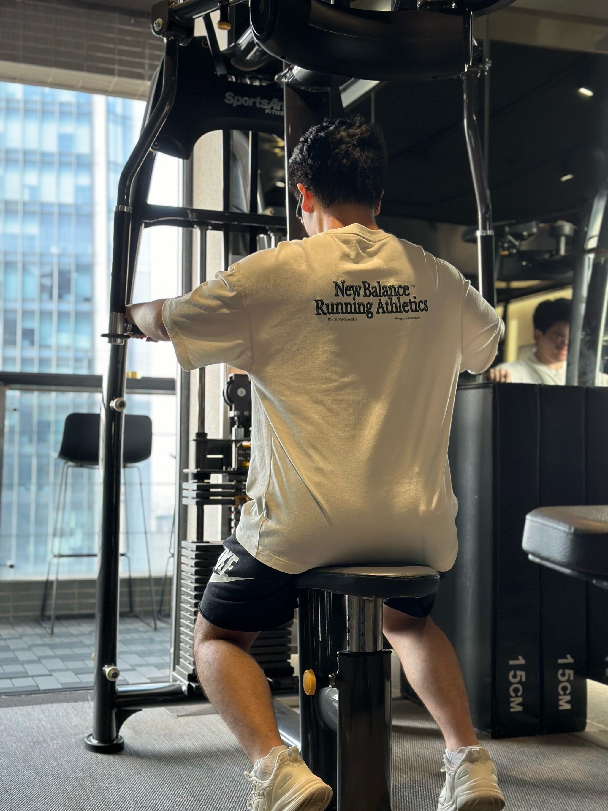 帅气的背影后是默默的努力