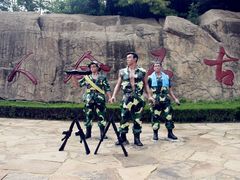 -雪山彩虹谷景区