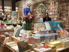 -猫的天空之城概念书店(杭州南宋御街店)