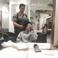 -马克男发时尚店
