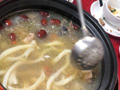 -花苑美食横琴生蚝火锅(拱北粤华路店)