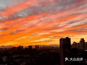 工作，忙里偷闲 看到了美丽的夕阳 梦想中的家