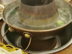 -洞庭洲·防空洞火锅·烧烤·铜锅涮肉(新百广场店)