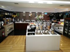 -武汉光谷广场杨家湾地铁站怡程酒店