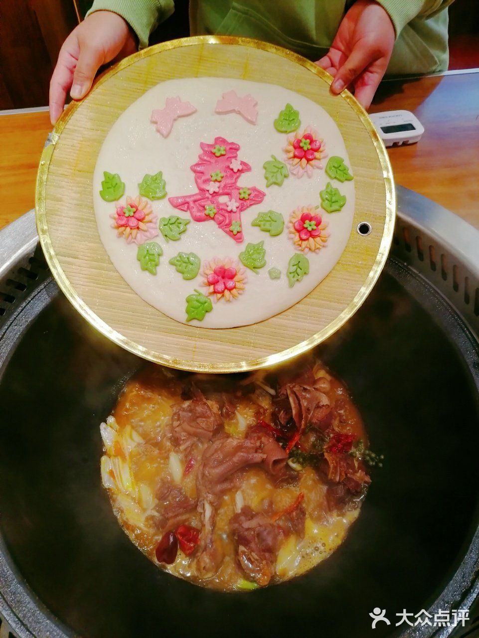 我宣布｜00后zui👄 吃的铁锅炖在这家新店