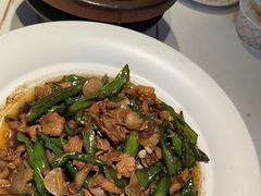 -阿瓦山寨·湘菜现炒·剁椒鱼头王(咸阳总店)
