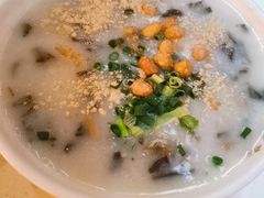 皮蛋瘦肉粥-香港新发烧腊茶餐厅(万象店)