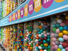 -m豆巧克力世界(上海世茂广场店)