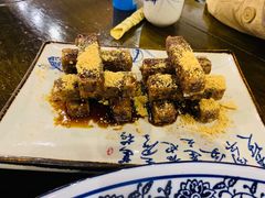 -黄桷树曹家私房菜(江与城店)