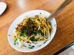 拌粉-老字号眼镜子煎包汤包店