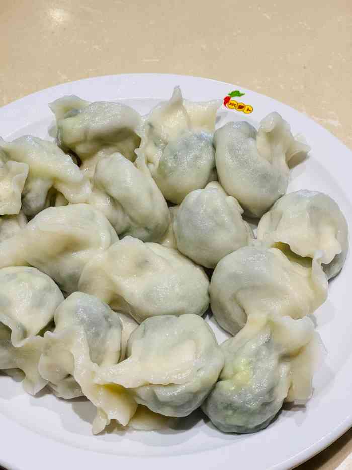 水萝卜饺子家常菜(西环路店)-"到了吃饭点人超多,服务员都忙不过来,有