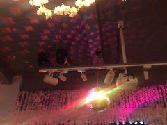 -樱花里音乐餐吧·牛扒椰子鸡(东圃店)