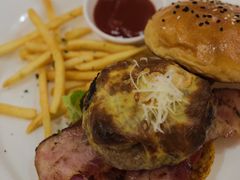 经典美式牛肉汉堡-摩根扒房(桐梓林店)