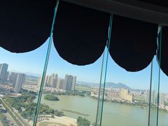 -荣誉国际酒店-云顶旋转餐厅