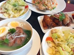 甜辣鸡翅佐以辣味蒜蓉汁-WOLFGANG PUCK KITCHEN & BAR(迪士尼小镇店)