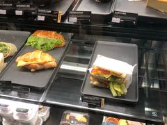 -星巴克(前滩世贸中心店)