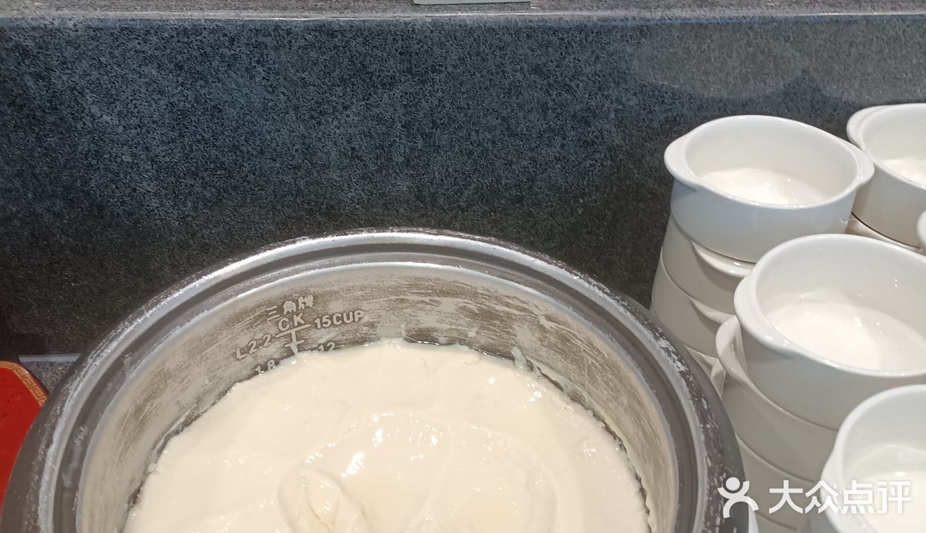 平时这个自助是没有的要单独点，今天即位一人送一个品尝