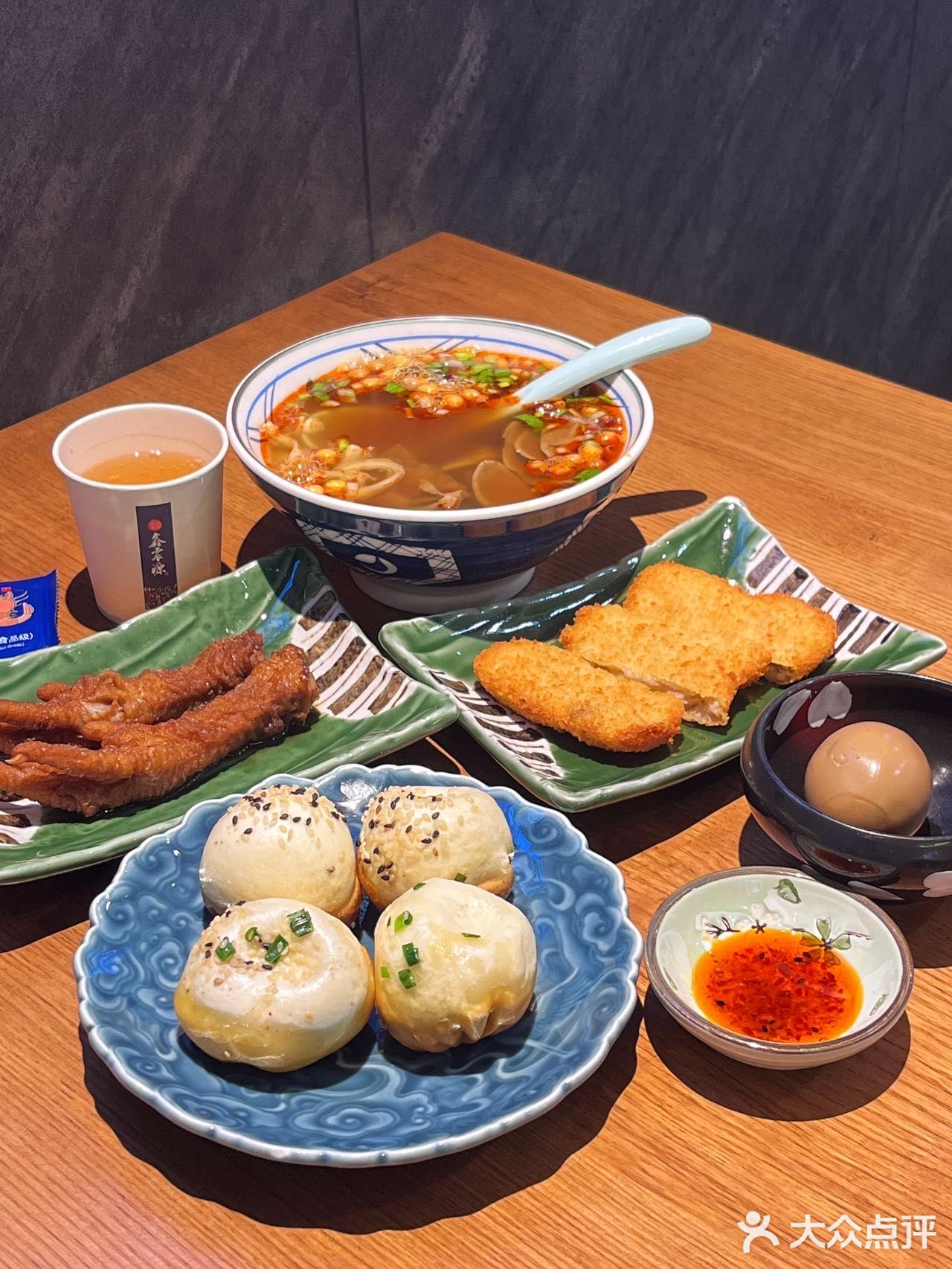 苏式生煎还得看鑫震源💕一口香迷糊了～