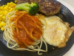 -汤姆家的牛排意面披萨(新城市广场店)