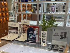 -无奔眼镜·蔡司·依视路授权店(马家堡店)