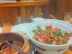 -老滇山寨•云南特色菜•地方菜•民族风情歌舞表演(金碧店)