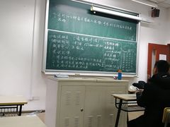 -上海应用技术大学南校区-停车场