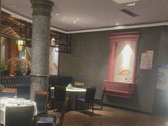 -八府香鸭·啫啫煲(华山路店)