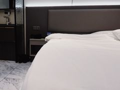 -鹏城丽景酒店(华强北红岭地铁站店)
