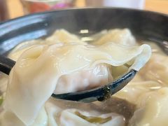 虾仁鲜肉大馄饨-真真鲜馄饨店(启蒙路店)