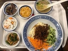 -陇兴楼兰州拉面(西安咸阳国际机场店)