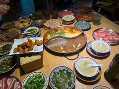 -洱火云南酸菜牛肉火锅(石景山当代商城店)