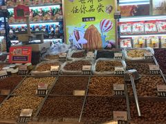 面包甜点陈列柜-果多美(鼓楼北街店)