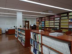 -上海市静安区图书馆(新闸路馆)