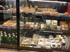 面包甜点陈列柜-星巴克臻选(华堂·新辰汇店)