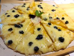 榴莲蓝莓薄饼披萨-ROIIN用心(杭州首店)