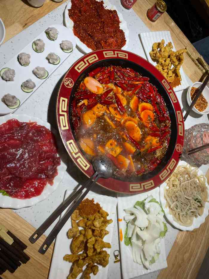 状元红老火锅-"同事们临时说起大家聚餐,先前打算的去住宿.