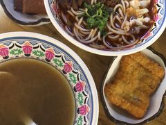 -鑫花溪牛肉米粉(人民广场店)