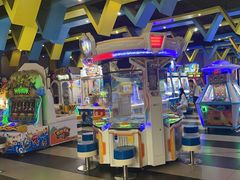 -反斗乐园π·电玩·高空拓展·蹦床(龙华天虹店)