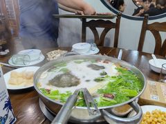 -乡土黄·鲜牛肉火锅·小龙虾(兴业街店)