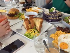 -The Sunny Side Cafe Station 1