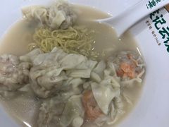 鲜虾蟹子云吞面-袁记云饺(蛇口店)