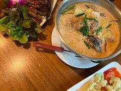 -Chom Cafe and Restaurant