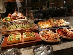 -松山湖凯悦酒店·Café自助餐厅·周末火舞秀表演