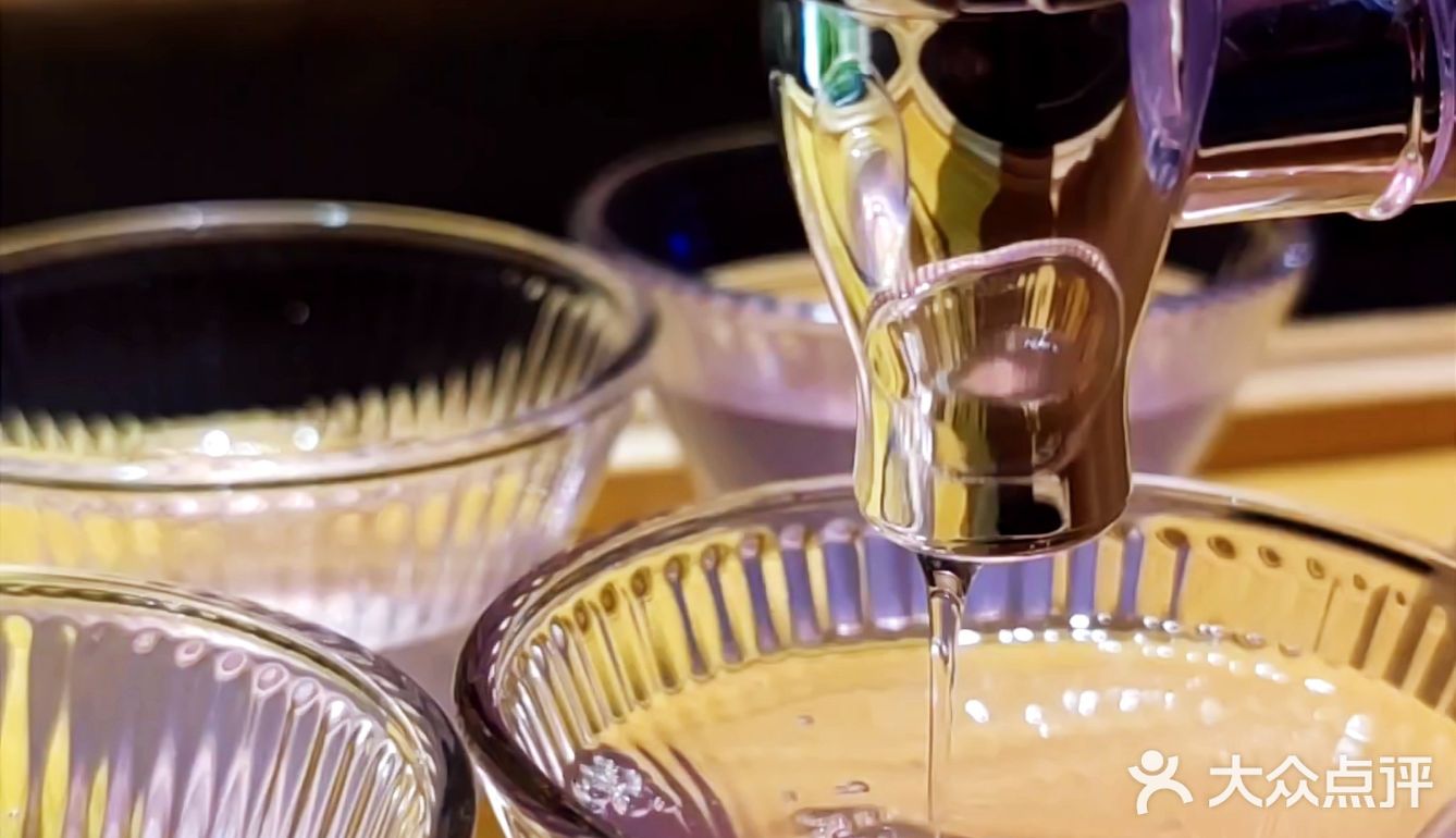 在古朴的小酒馆里，享受超级正宗的烧烤😋