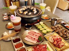 -围炉肉舍•炭烤活鳗•丹东海鲜烤肉(步行街店)