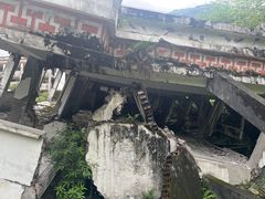 -四川汶川特大地震漩口中学遗址